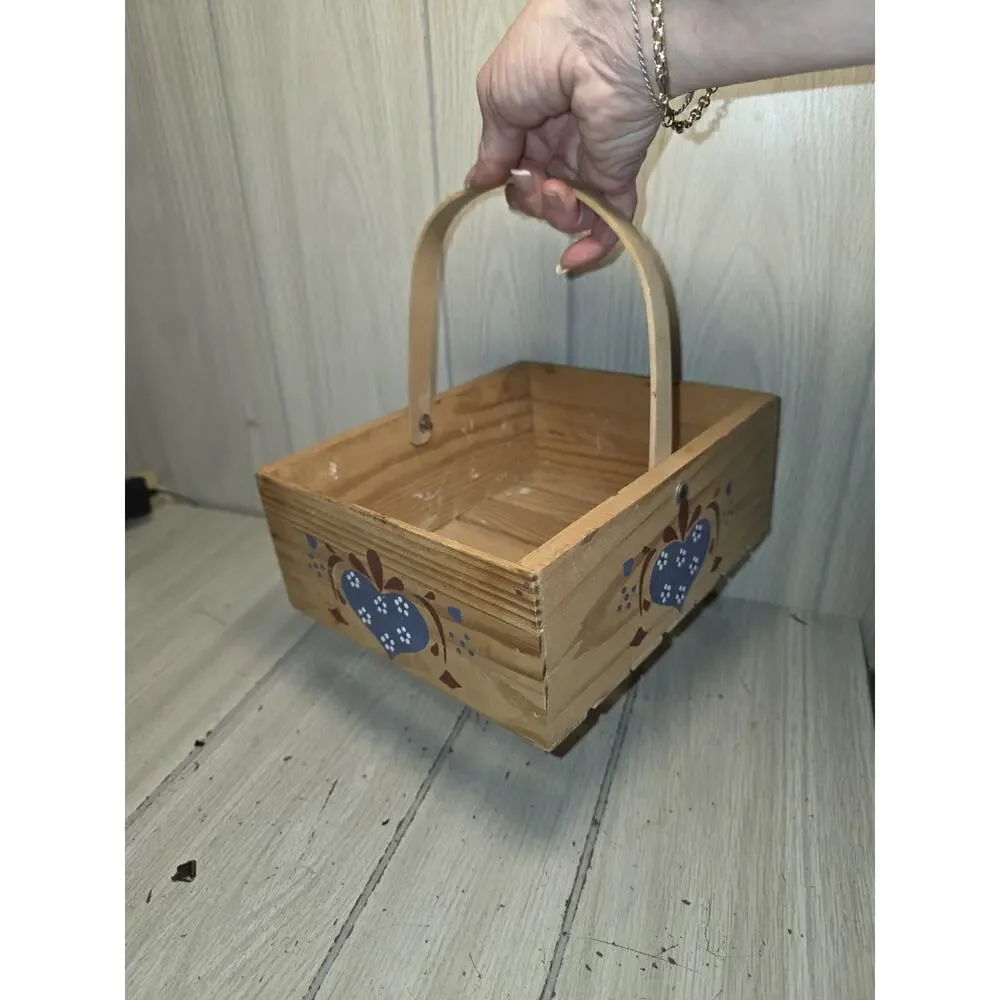 Vtg Painted Heart Fruit Storage Basket Centerpiece Folk Art Cottage Farmhouse